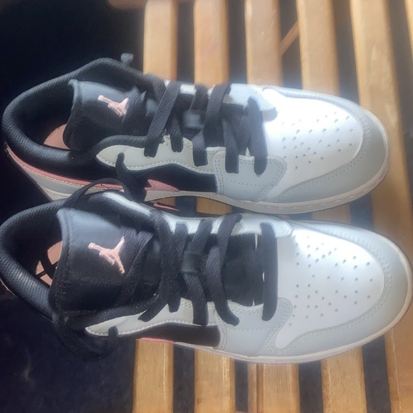 Air Jordon 1 Nike shoes 
Pink, Grey, Black - Picture 2 of 7